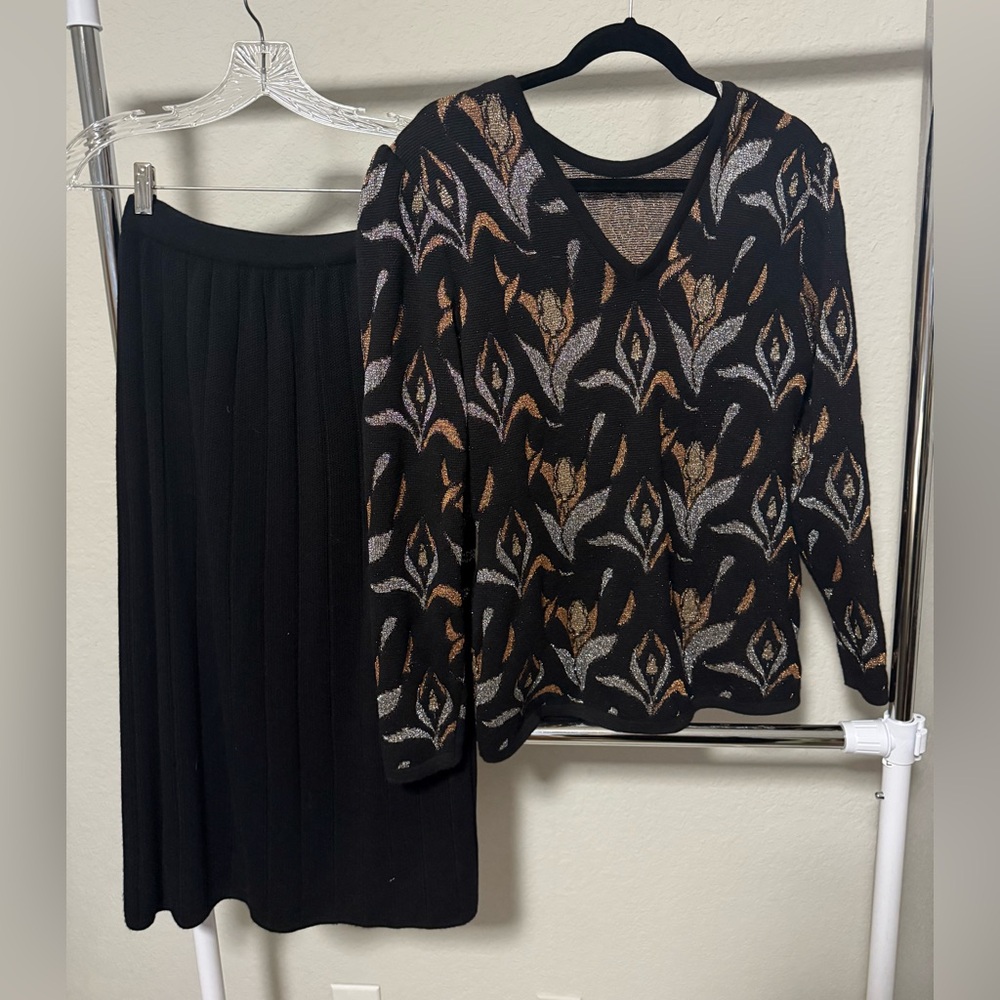 Vintage Woman’s Italian Wool Sweater Skirt Set